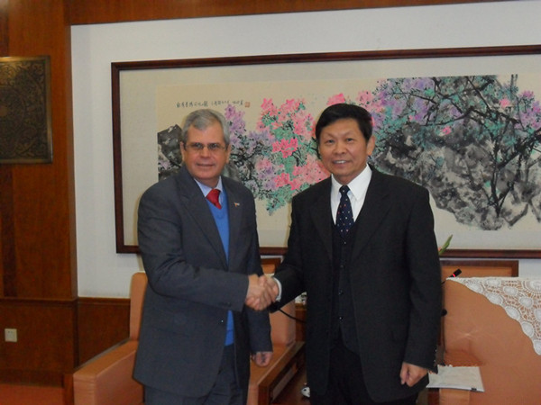中國經(jīng)濟體制改革基金會宋曉梧會長接見古巴國務(wù)委員會執(zhí)行秘書                                                                